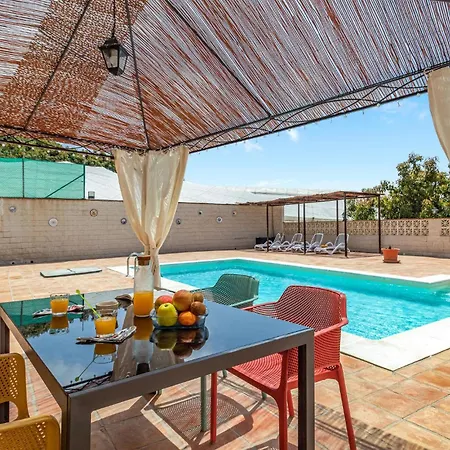 Stunning In El With Wifi Holiday home