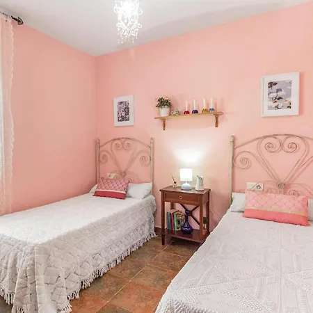Holiday home Stunning In El With Wifi